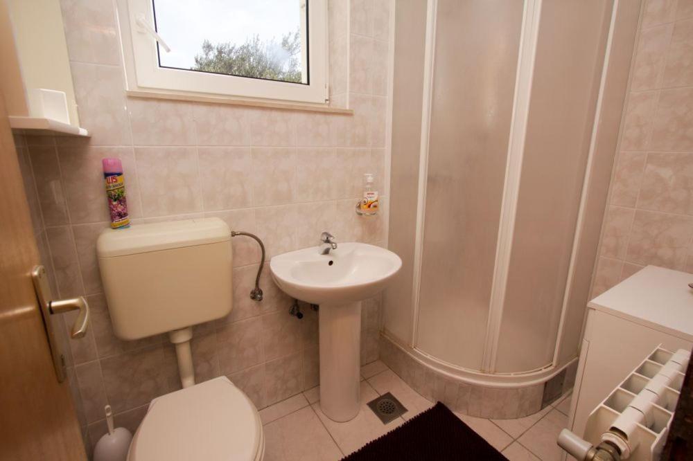 Vila Pinet Appartement Brist Buitenkant foto