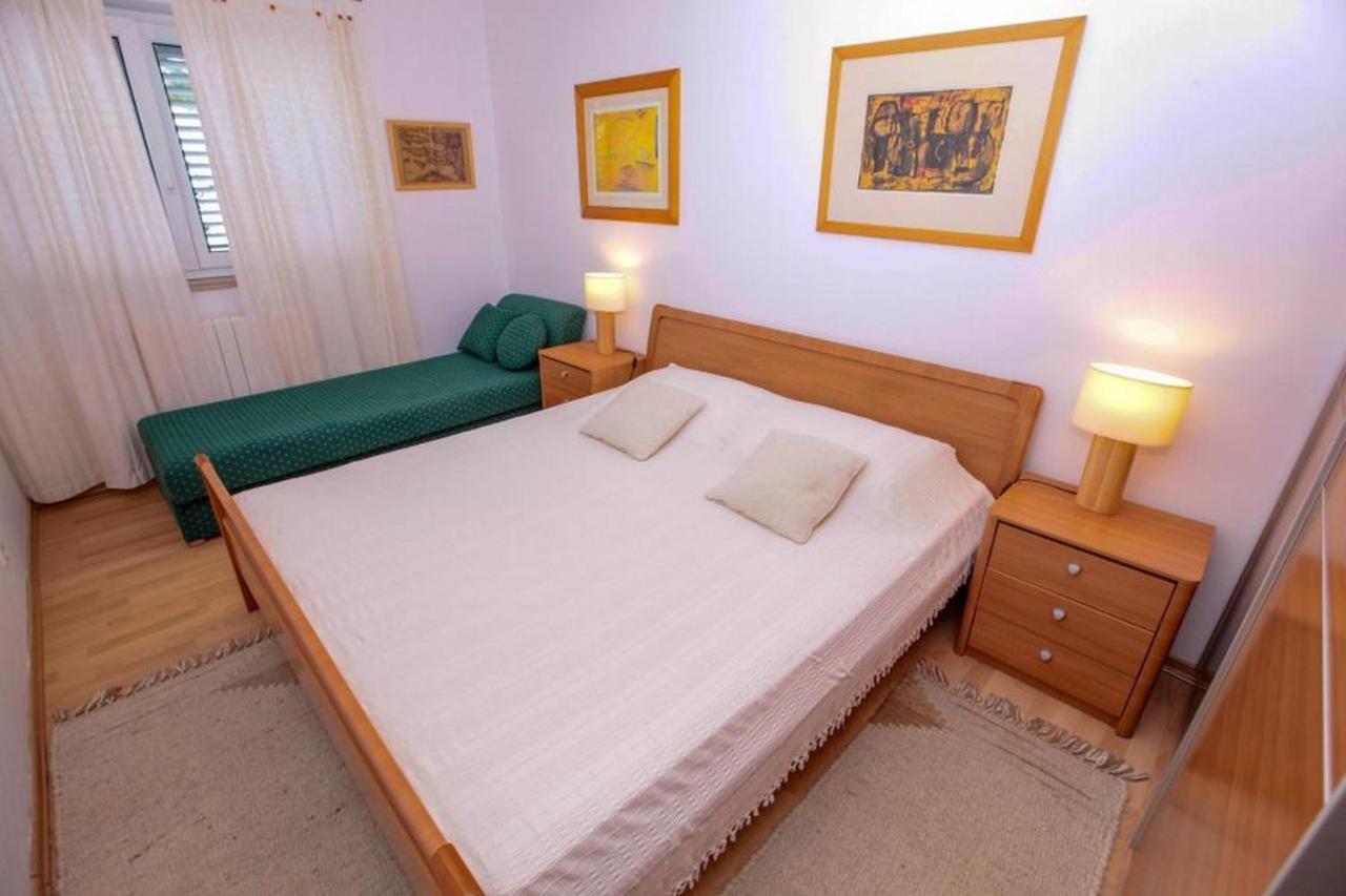 Vila Pinet Appartement Brist Buitenkant foto