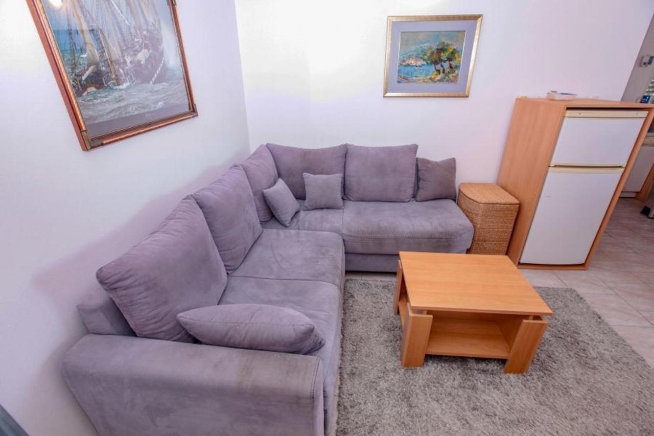 Vila Pinet Appartement Brist Buitenkant foto