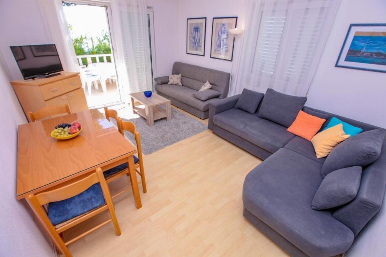 Vila Pinet Appartement Brist Buitenkant foto
