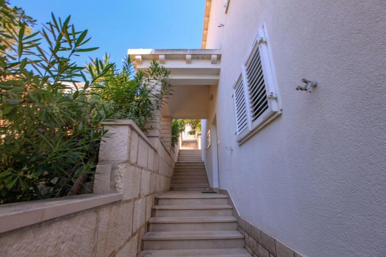 Vila Pinet Appartement Brist Buitenkant foto