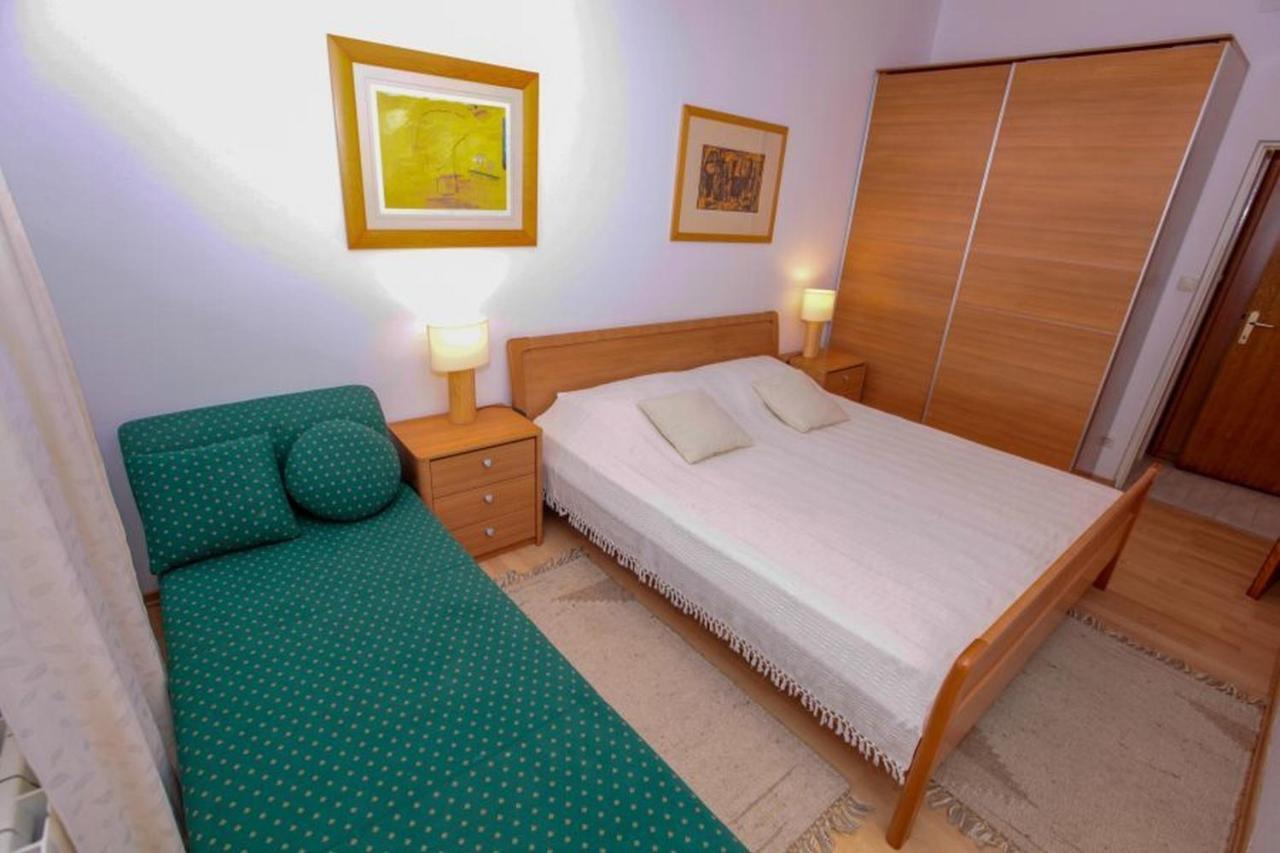 Vila Pinet Appartement Brist Buitenkant foto